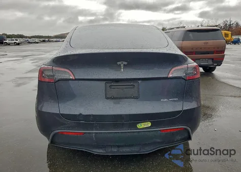 2025 Tesla Model Y z USA, uszkodzony, nr VIN 7SAYGDEE3SA343710